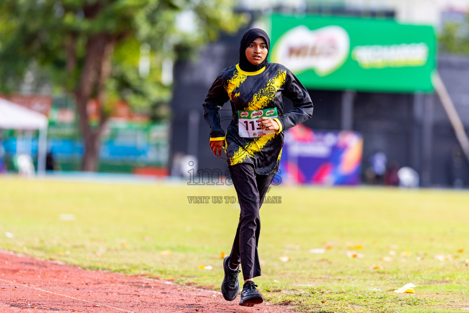 Day 5 of Inter-school Athletics Championship 2025 held in Ekuveni Synthetic Track, Male', Maldives on Saturday, 11th October 2025. Photos by: Nausham Waheed / Images.mv
