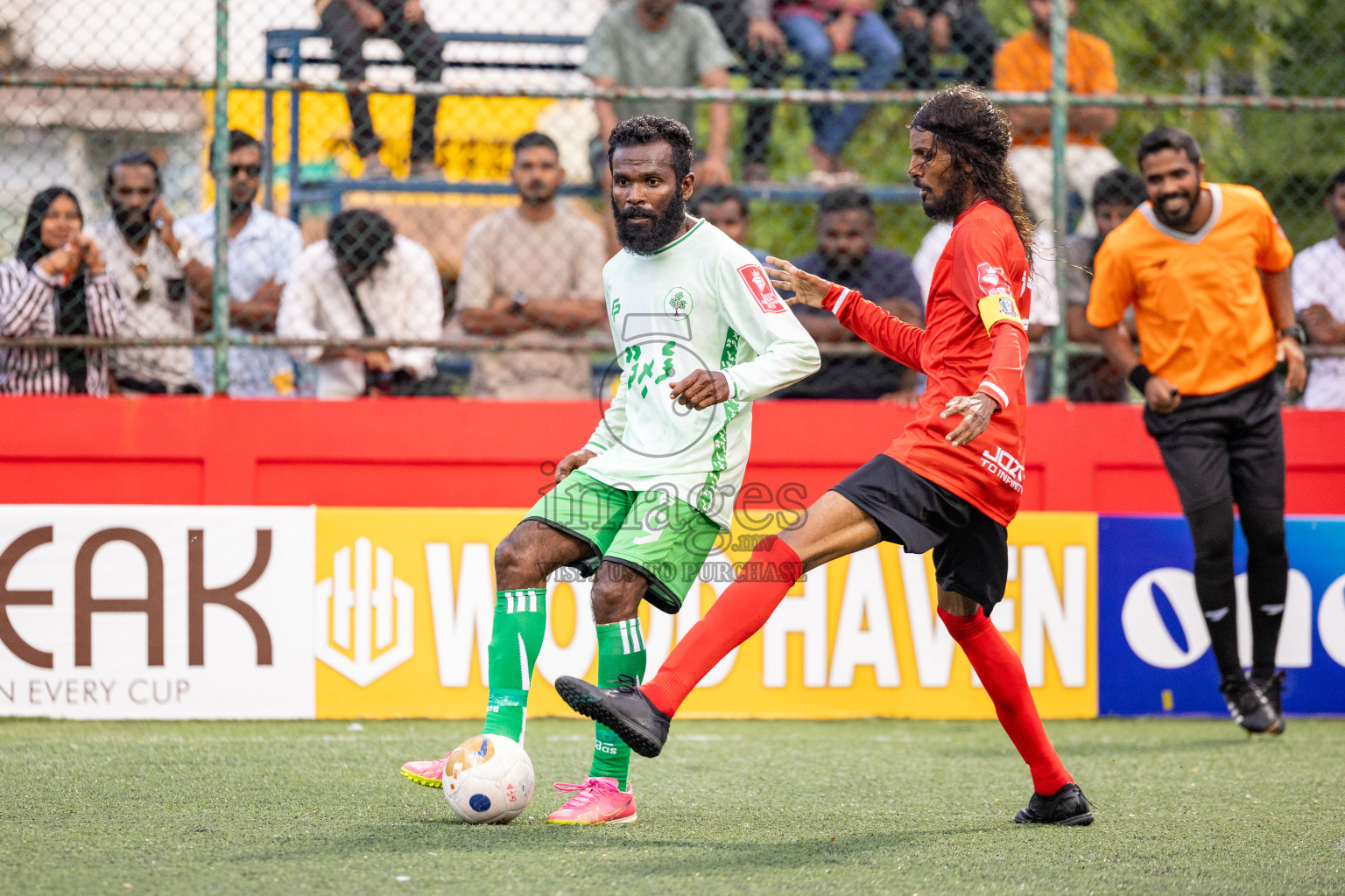 AA. Feridhoo VS AA. Rasdhoo in Day 7 of Golden Futsal Challenge 2025 was held on Saturday, 11th January 2025, in Hulhumale', Maldives Photos: Hassan Simah / images.mv