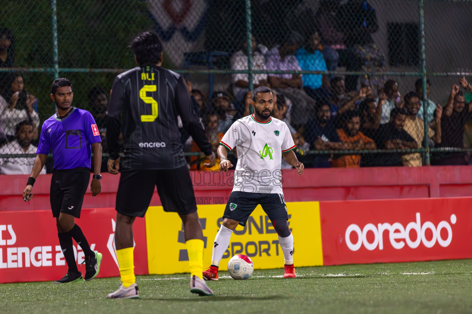 HDh Finey vs HDh Vaikaradhoo in Day 10 of Golden Futsal Challenge 2024 was held on Tuesday, 23rd January 2024, in Hulhumale', Maldives
Photos: Ismail Thoriq / images.mv