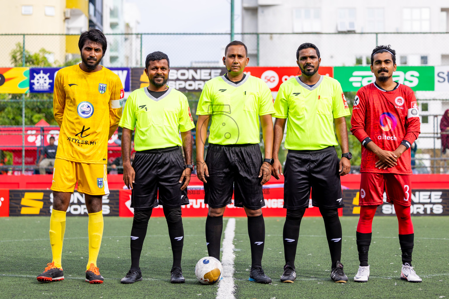 GDh Madaveli vs GDh Faresmaathodaa in Day 12 of Golden Futsal Challenge 2025 was held on Thursday, 16th January 2025, in Hulhumale', Maldives Photos: Nausham Waheed  / images.mv