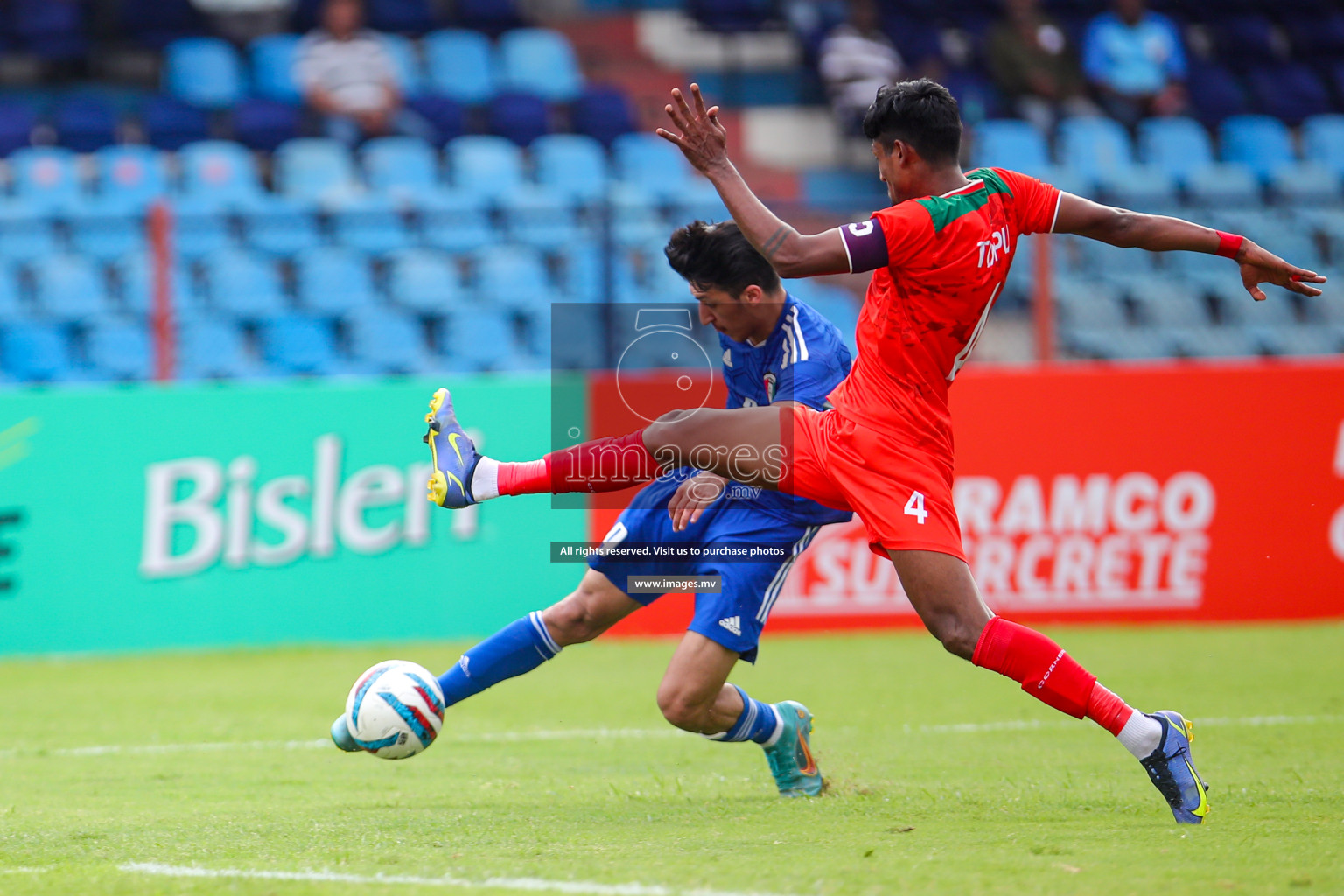 Kuwait vs Bangladesh in the Semi-final of SAFF Championship 2023 held in Sree Kanteerava Stadium, Bengaluru, India, on Saturday, 1st July 2023. Photos: Nausham Waheed, Hassan Simah / images.mv