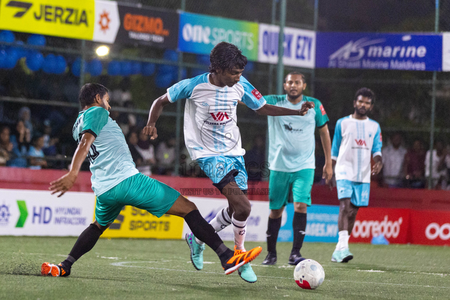 HA Thakandhoo vs HA Dhidhdhoo in Day 5 of Golden Futsal Challenge 2024 was held on Friday, 19th January 2024, in Hulhumale', Maldives
Photos: Ismail Thoriq / images.mv