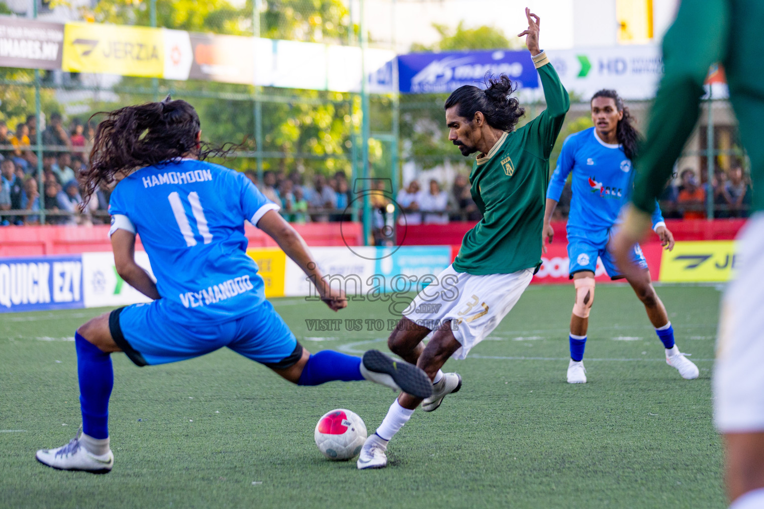 Th.Veymandoo vs Th.Thimarafushi in Day 6 of Golden Futsal Challenge 2024 was held on Saturday, 20th January 2024, in Hulhumale', Maldives 
Photos: Hassan Simah / images.mv