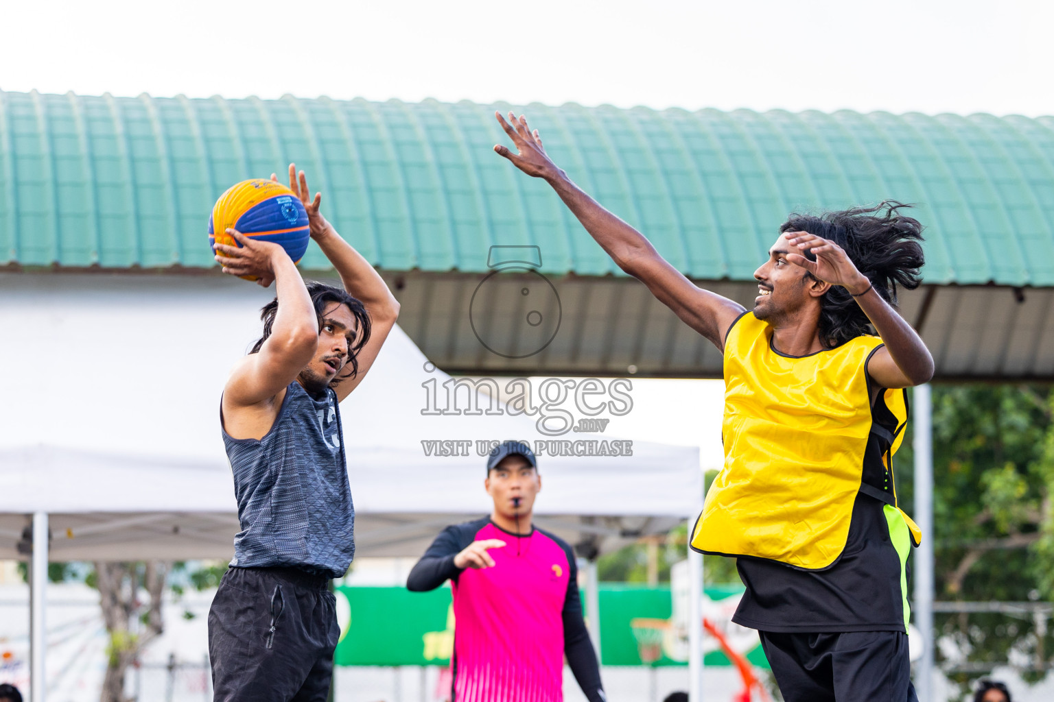 Day 5 of MILO Ramadan 3x3 Challenge 2024 was held in Ekuveni Outdoor Basketball Court at Male', Maldives on Saturday, 16th March 2024.
Photos: Mohamed Mahfooz Moosa / images.mv