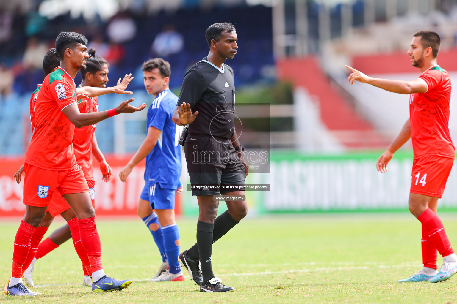 Kuwait vs Bangladesh in the Semi-final of SAFF Championship 2023 held in Sree Kanteerava Stadium, Bengaluru, India, on Saturday, 1st July 2023. Photos: Nausham Waheed, Hassan Simah / images.mv