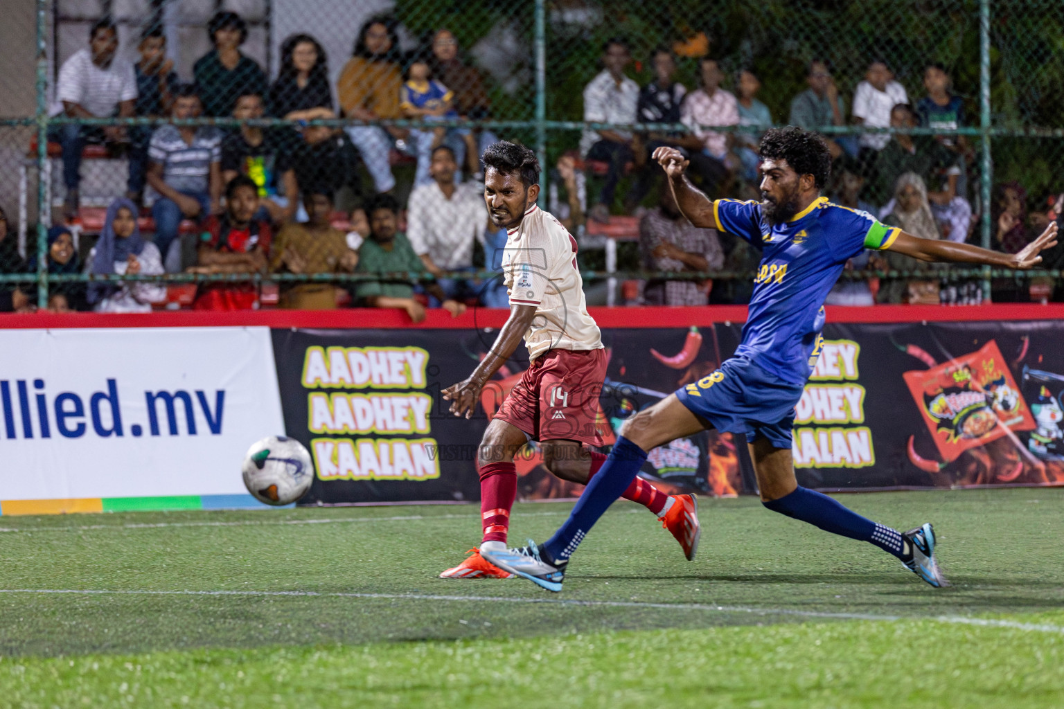 CLUB 220 vs HPSN in the Quarter Finals of Club Maldives Classic 2024 held in Rehendi Futsal Ground, Hulhumale', Maldives on Tuesday, 17th September 2024. 
Photos: Hassan Simah / images.mv