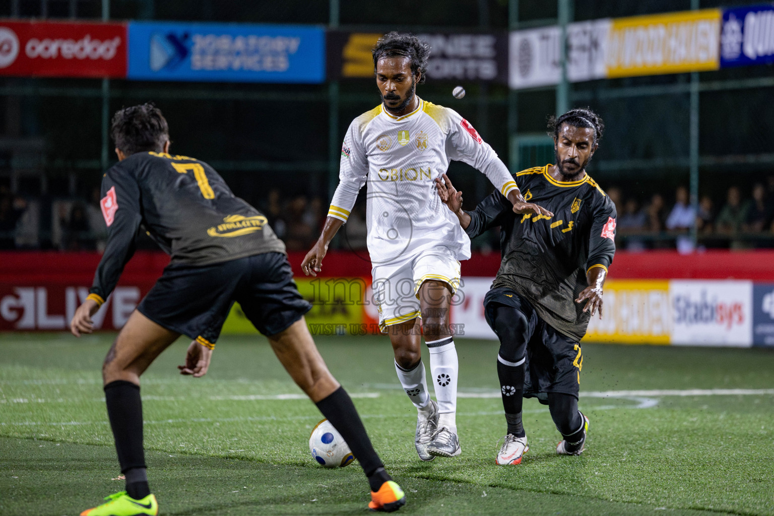 B Fehendhoo VS B Eydhafushi in Day 21 of Golden Futsal Challenge 2025 was held on Saturday, 25 January 2025, in Hulhumale', Maldives. 
Photos: Hassan Simah / images.mv