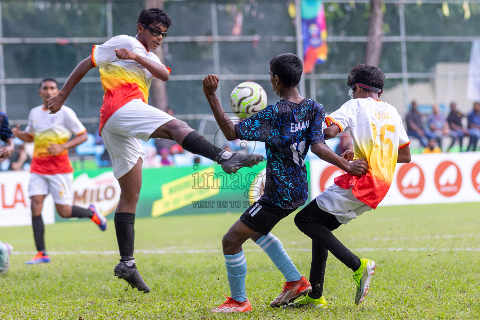 Club Eagles vs Super United Sports (U14) in Day 4 of Dhivehi Youth League 2024 held at Henveiru Stadium on Thursday, 28th November 2024. Photos: Shuu Abdul Sattar/ Images.mv