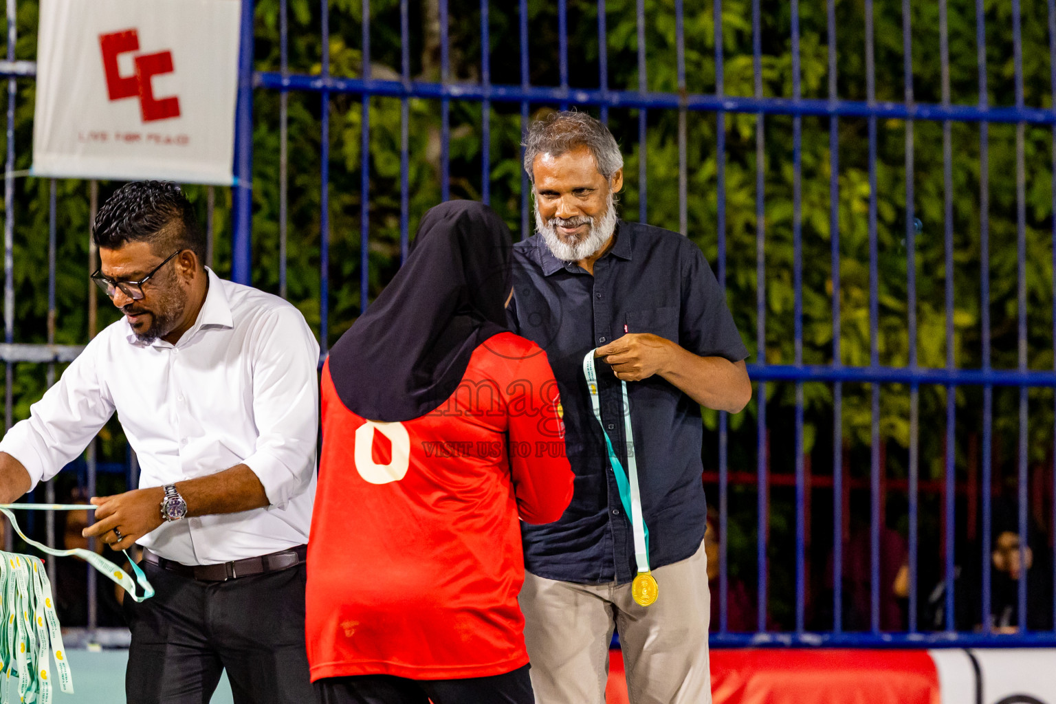 Closing Ceremony of Better in Baa Futsal Fiesta 2025 held in B. Eydhafushi, Maldives on Monday, 17th November 2025. Photos: Nausham Waheed / images.mv