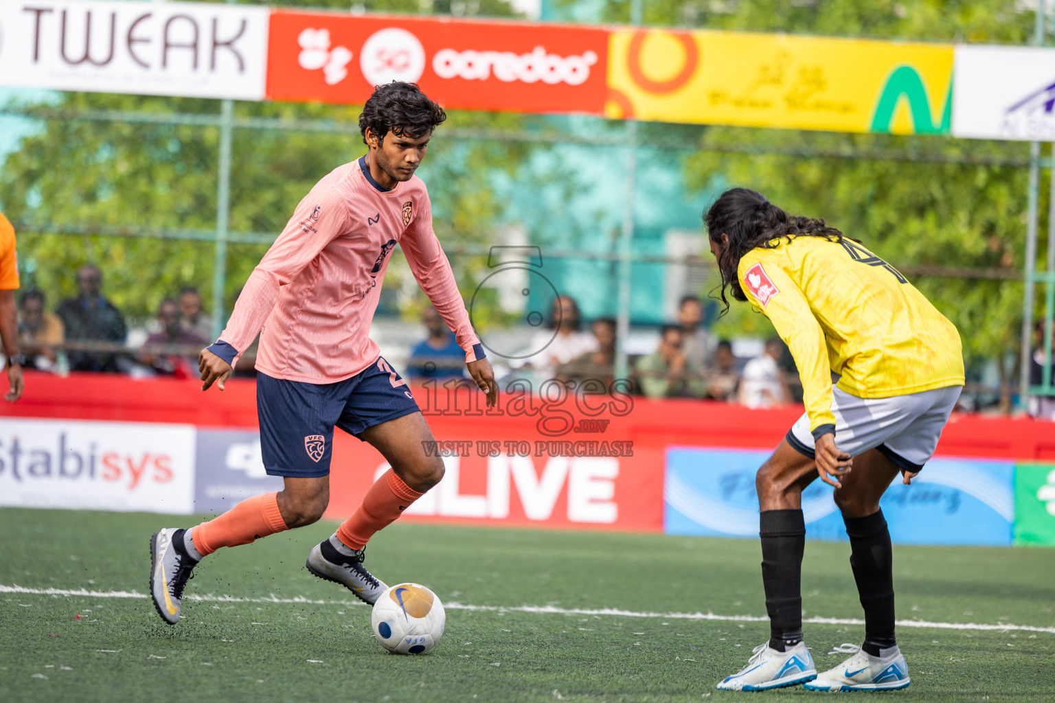 GDh Vaadhoo vs GDh Gadhdhoo in Day 12 of Golden Futsal Challenge 2025 was held on Thursday, 16th January 2025, in Hulhumale', Maldives Photos: Ismail Thoriq / images.mv