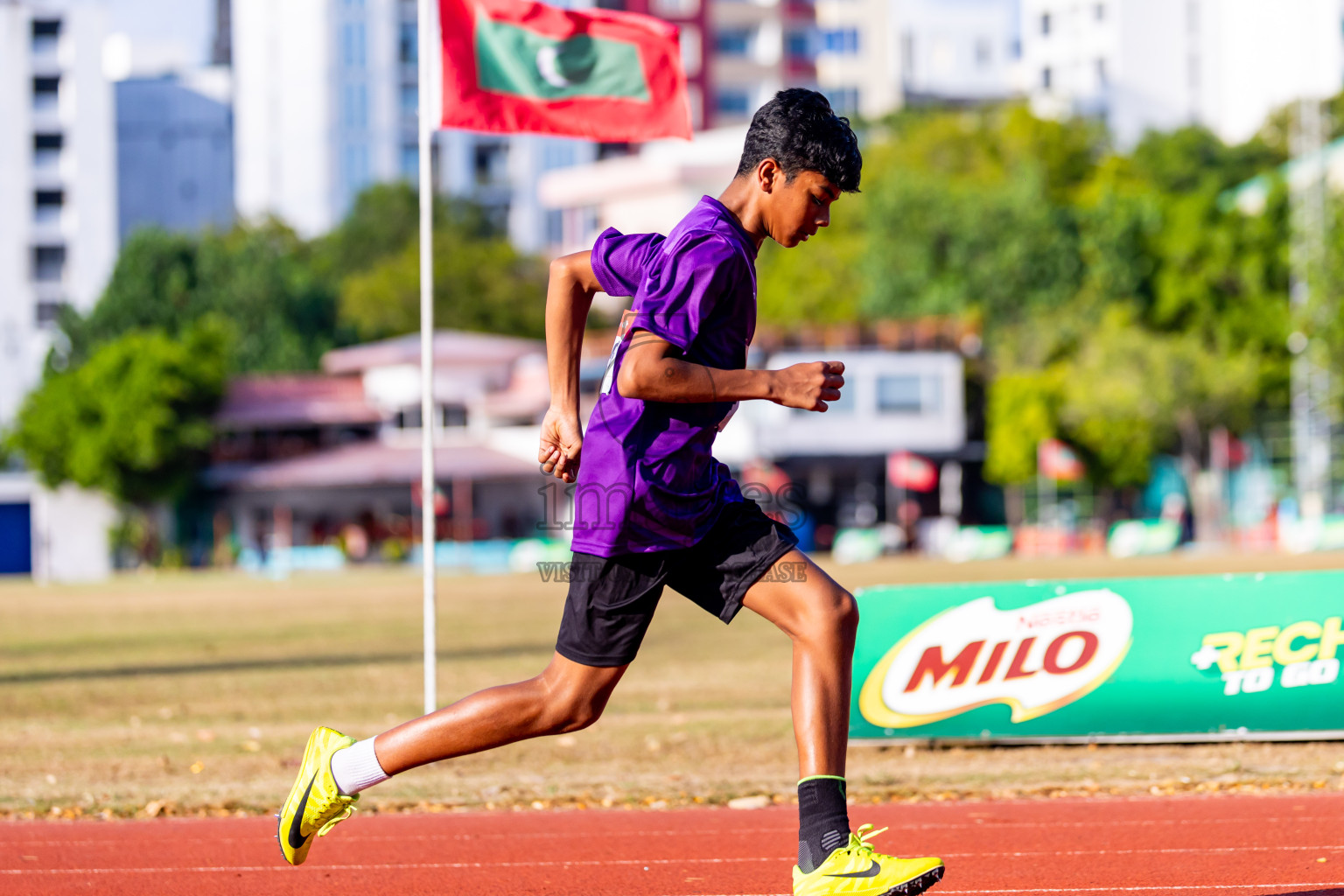 Day 1 of Inter-school Athletics Championship 2025 held in Ekuveni Synthetic Track, Male', Maldives on Monday, 06th October 2025. Photos by: Nausham Waheed / Images.mv