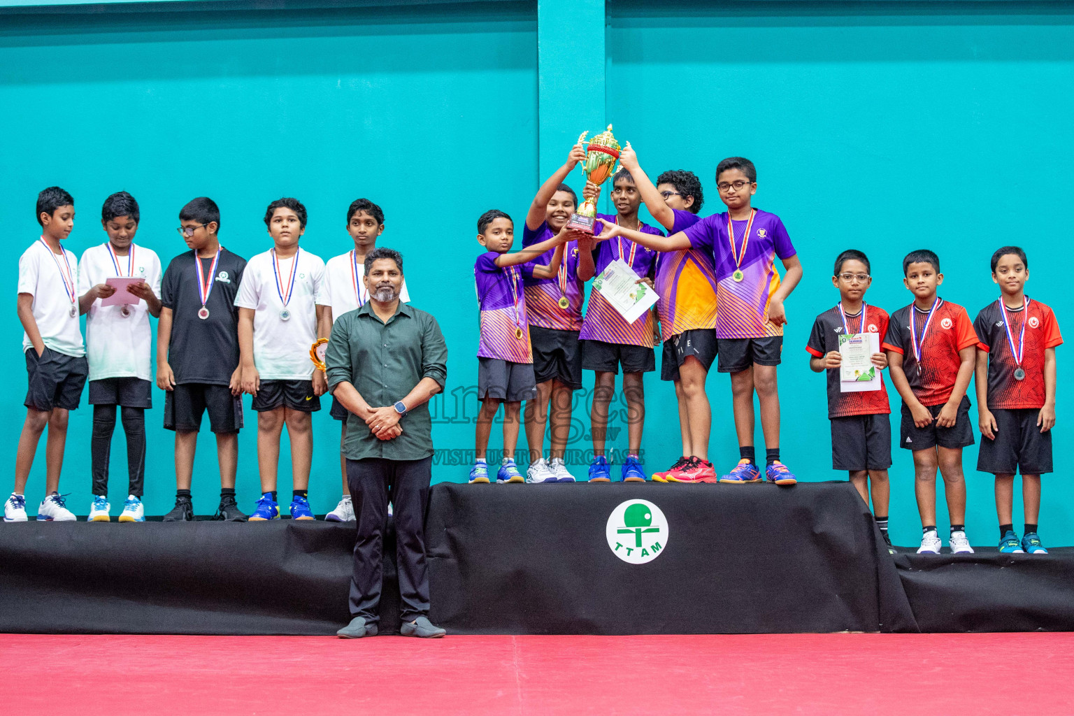 Senior Finals and Awarding ceremony of Interschool Table Tennis Tournament 2024 was held in Male' TT Hall, Male', Maldives on Saturday, 10th August 2024.
Photos: Ismail Thoriq / images.mv