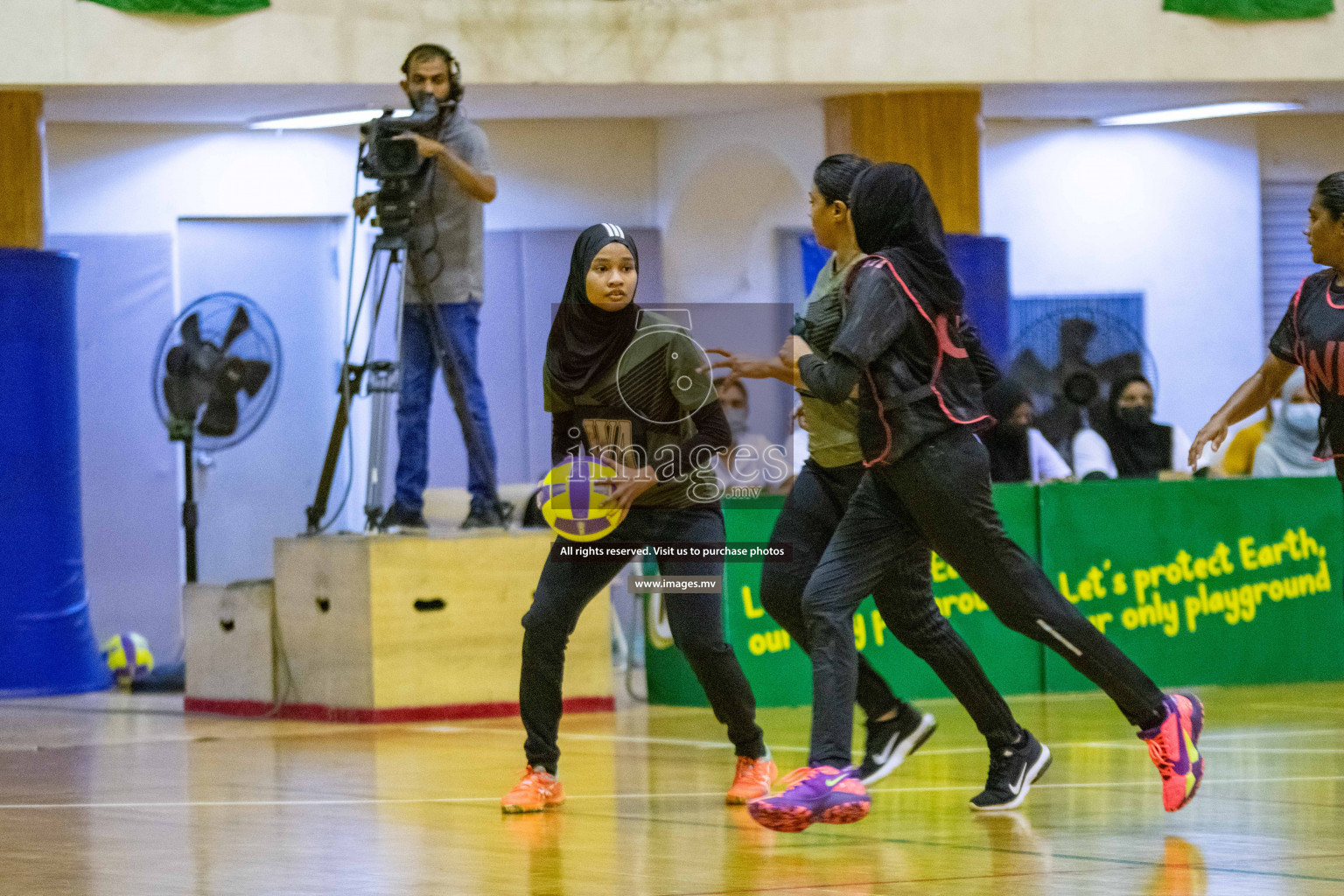 Kulhudhuffushi Youth & R.C vs Club Green Streets in the Finals of Milo National Netball Tournament 2021 (Women's) held on 5th December 2021 in Male', Maldives Photos: Ismail Thoriq / images.mv