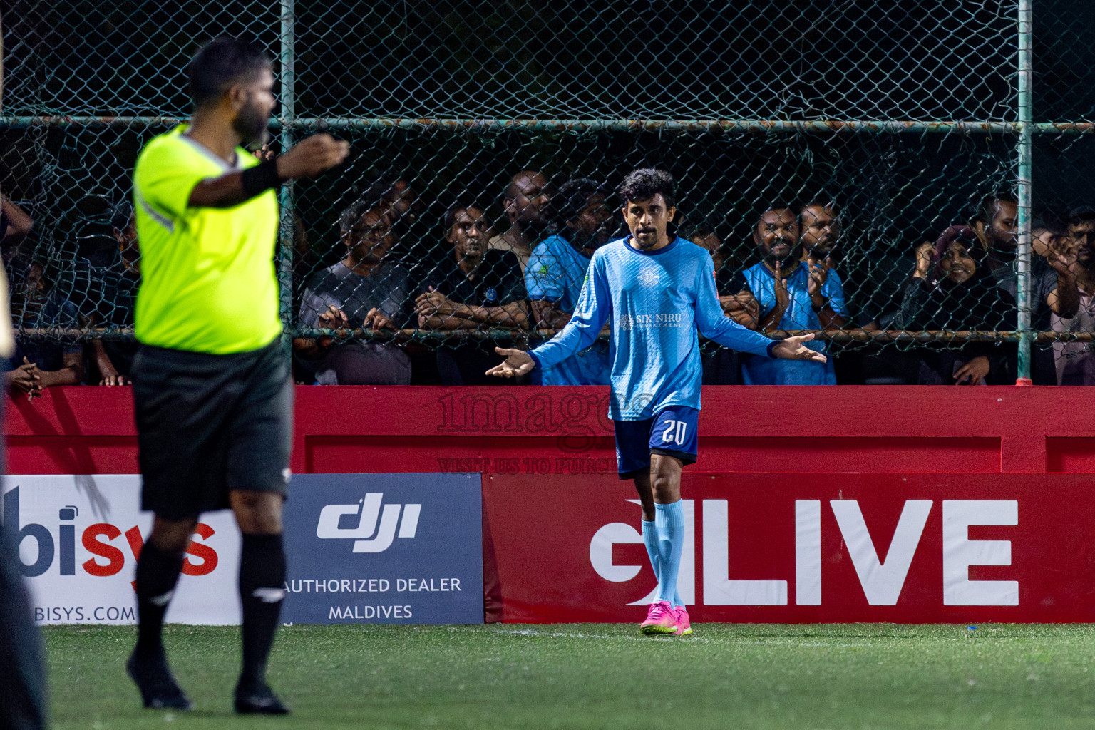 M Dhiggaru vs M Mulak in Day 12 of Golden Futsal Challenge 2025 was held on Thursday, 16th January 2025, in Hulhumale', Maldives.
Photos: Hassan Simah / images.mv