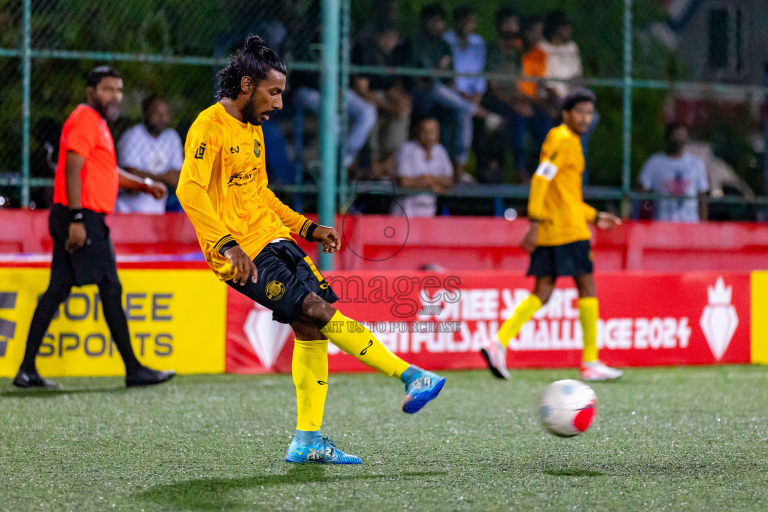 GDh. Thinadhoo  VS  GDh. Gadhdhoo in Day 17 of Golden Futsal Challenge 2024 was held on Wednesday, 31st January 2024, in Hulhumale', Maldives Photos: Hassan Simah / images.mv