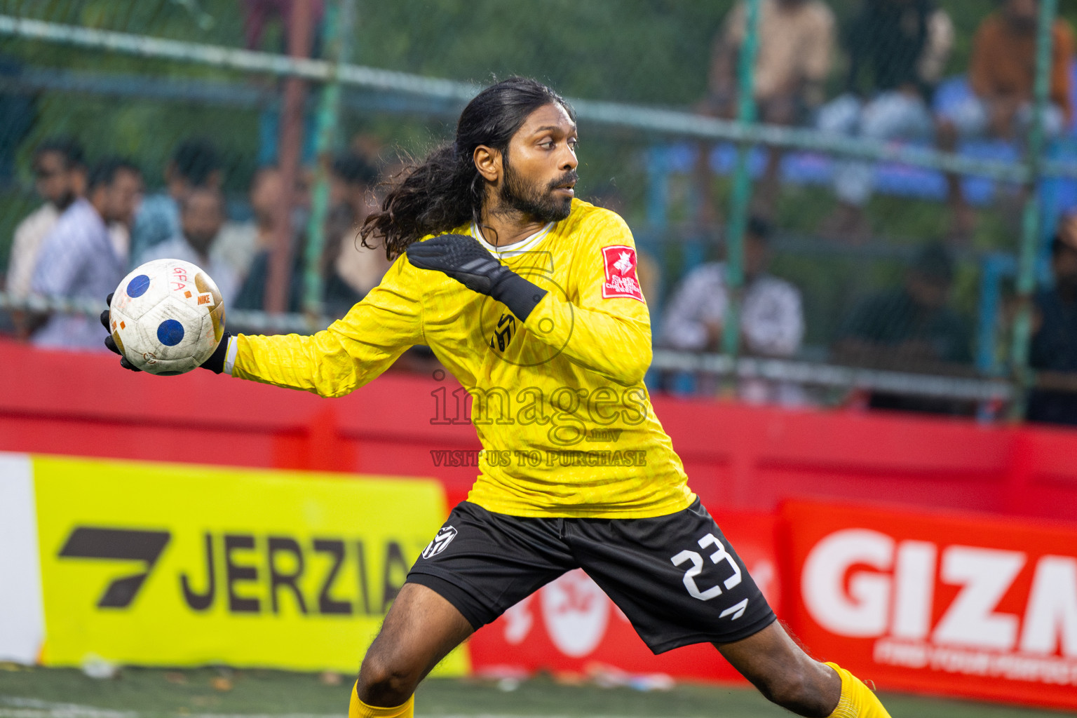 Dh Bandidhoo vs Dh Maaenboodhoo in Day 13 of Golden Futsal Challenge 2025 was held on Friday, 17th January 2025, in Hulhumale', Maldives Photos: Ismail Thoriq / images.mv