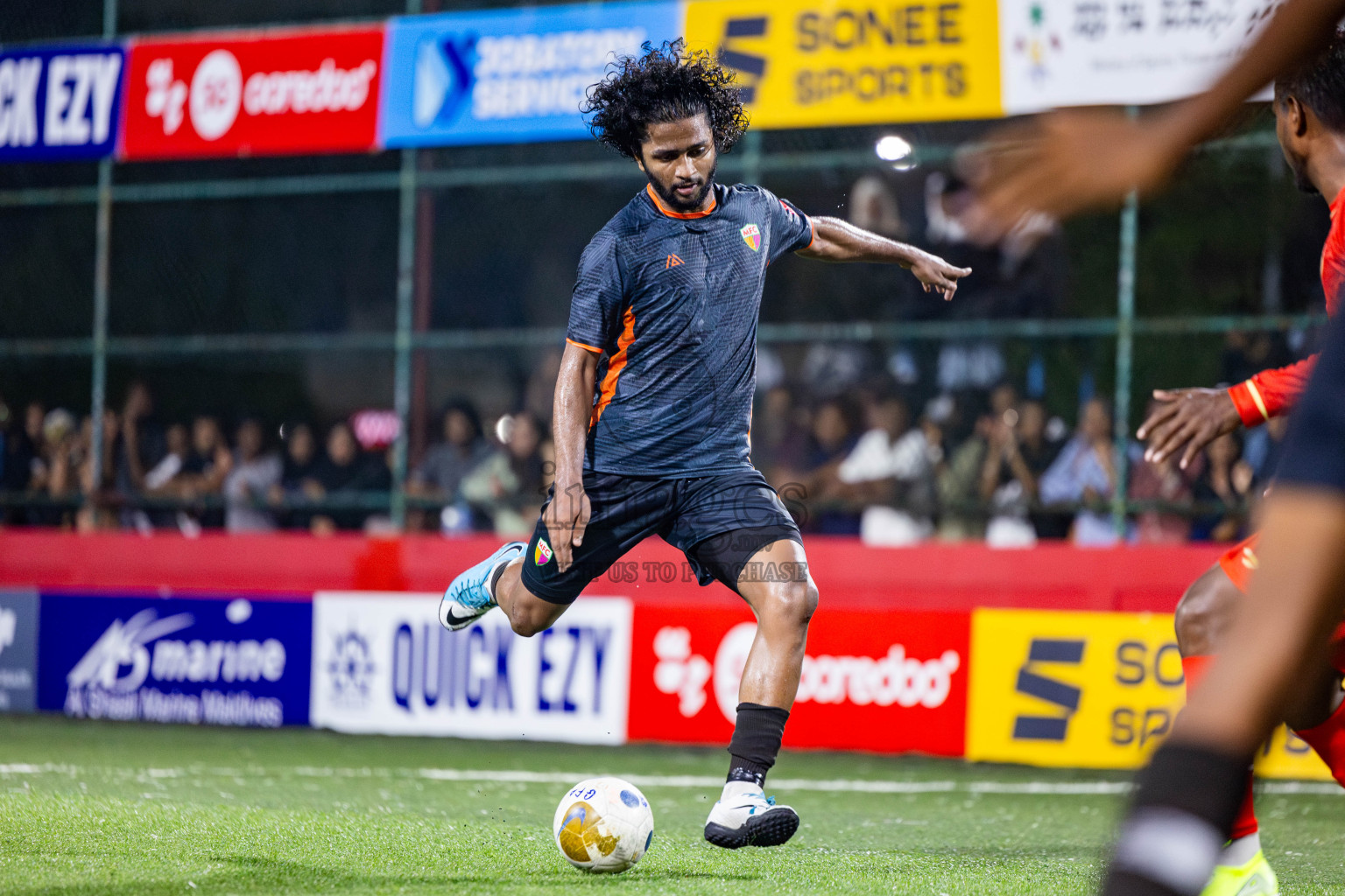 GA Dhevvadhoo vs GA Maamendhoo in Day 14 of Golden Futsal Challenge 2025 was held on Saturday, 18th January 2025, in Hulhumale', Maldives. Photos: Nausham Waheed / images.mv