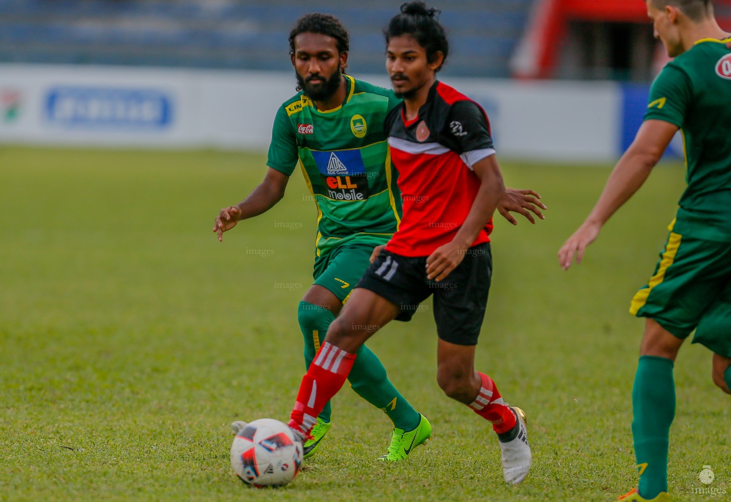 Ooredoo Dhivehi Premier League 2017, Maziya SR vs Maalhos (Images.mv Photo / Ismail Thoriq)