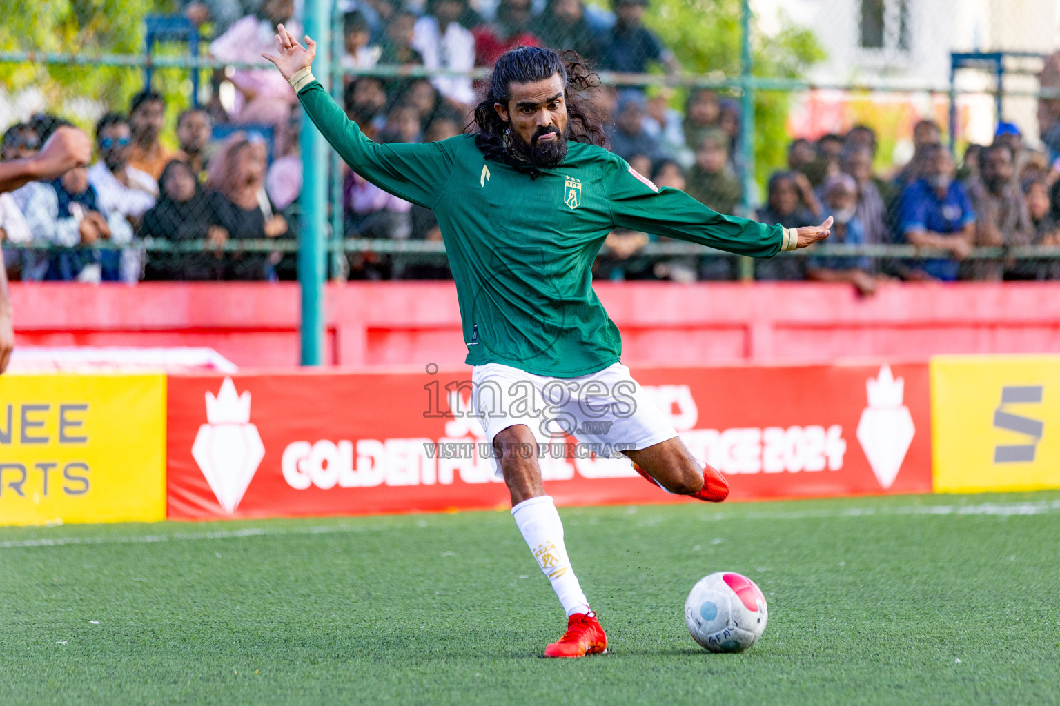 Th.Veymandoo vs Th.Thimarafushi in Day 6 of Golden Futsal Challenge 2024 was held on Saturday, 20th January 2024, in Hulhumale', Maldives 
Photos: Hassan Simah / images.mv