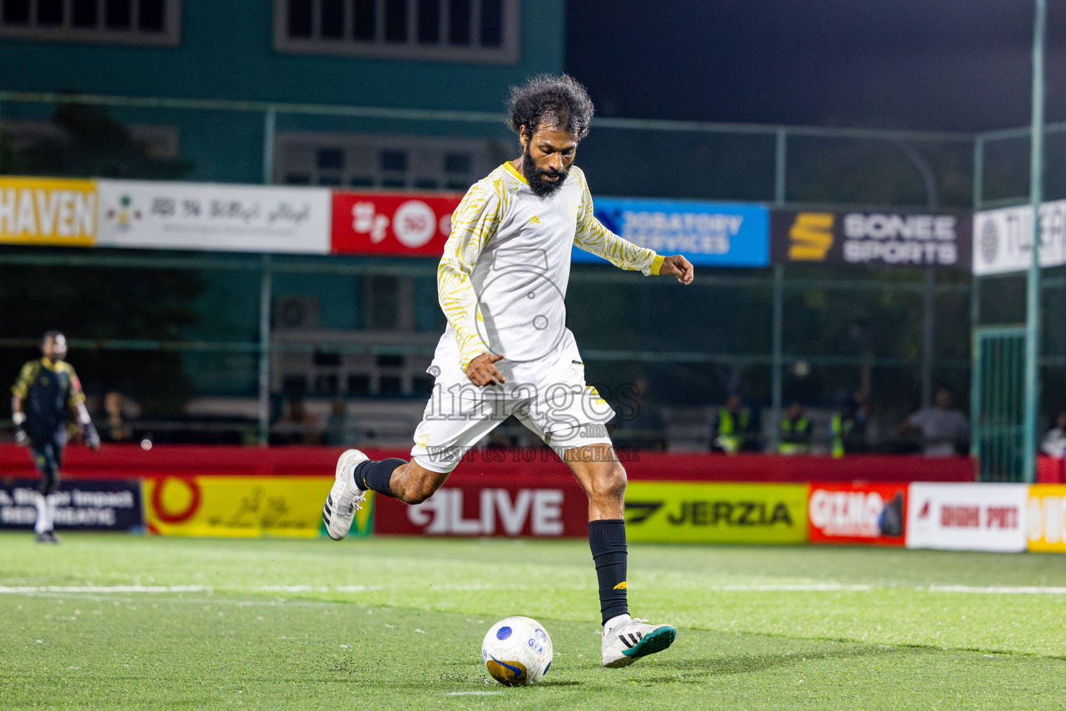 Mahchangoalhi vs Maafannu in zone round on Day 31 of Golden Futsal Challenge 2025 was held on Tuesday , 4th February 2025, in Hulhumale', Maldives. Photos: Nausham Waheed / images.mv