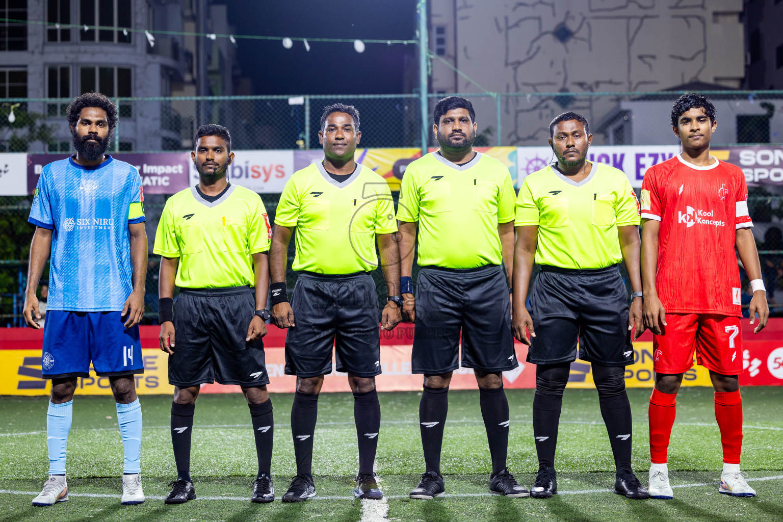 F Dharanboodhoo vs M Dhiggaru in zone round on Day 29 of Golden Futsal Challenge 2025 was held on Sunday , 2nd February 2025, in Hulhumale', Maldives. Photos: Nausham Waheed / images.mv