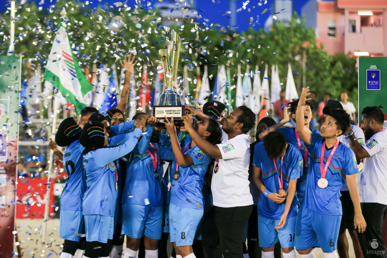 Finals of 18/30 Women's Futsal Fiesta between Team Fenika and Dhivehi Sifainge Clubin Male', Maldives, Monday, May 08, 2017. (Images.mv Photo/ Hussain Sinan). 