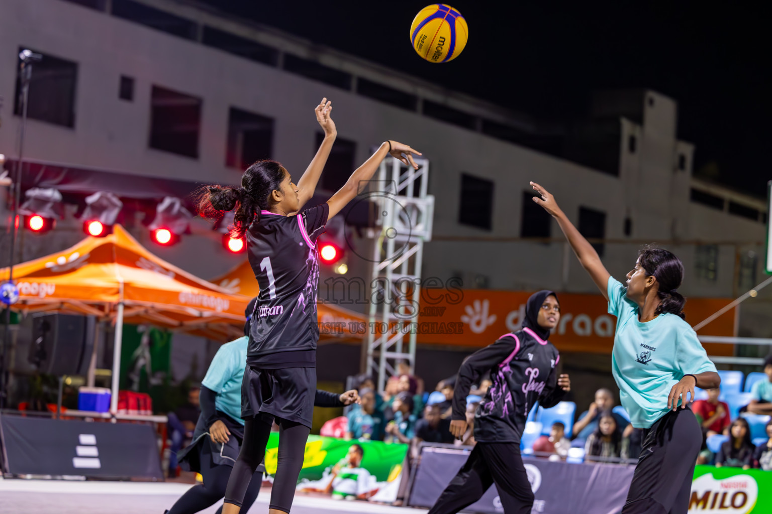 Day 3 of MILO Ramadan 3x3 Challenge 2024 was held in Ekuveni Outdoor Basketball Court at Male', Maldives on Thursday, 14th March 2024.
Photos: Ismail Thoriq / images.mv