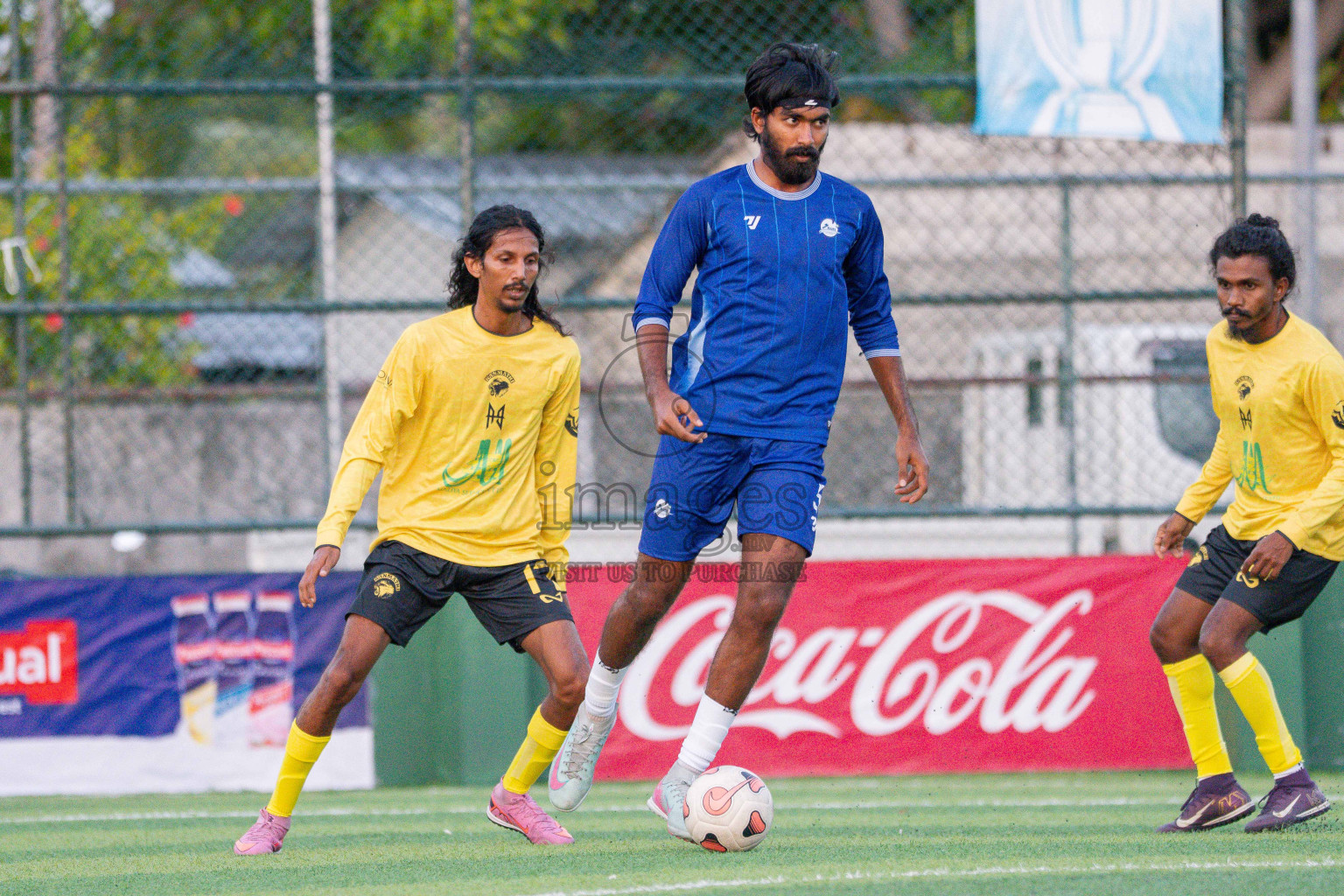 Kanmathi SC VS Laamu Blues in Day 1 - Fonadhoo Youth Futsal Challenge 2025 was held in Fonadhoo Futsal Stadium, L. Fonadhoo, Maldives on Sunday, 26th October 2025 Photos: Arif Rasheed / images.mv
