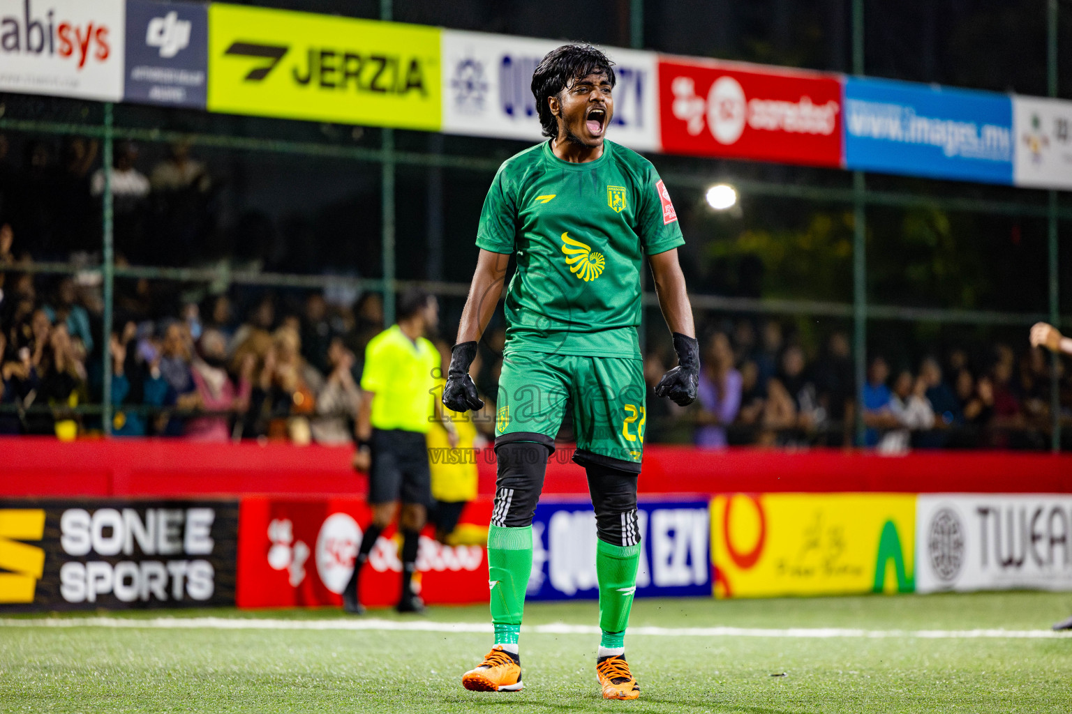 Lh Hinnavaru vs Lh Naifaru in Day 15 of Golden Futsal Challenge 2025 was held on Sunday, 19th January 2025, in Hulhumale', Maldives. Photos: Nausham Waheed / images.mv