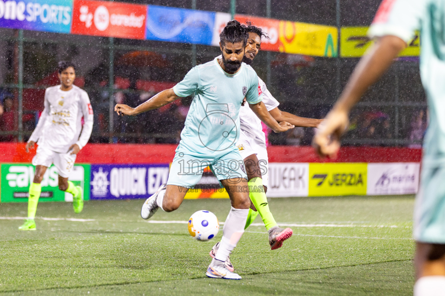 Lh. Hinnavaru VS Lh. Olhuvelifushi on Day 22 of Golden Futsal Challenge 2025 was held on Sunday, 26 January 2025, in Hulhumale', Maldives. 
Photos: Hassan Simah / images.mv