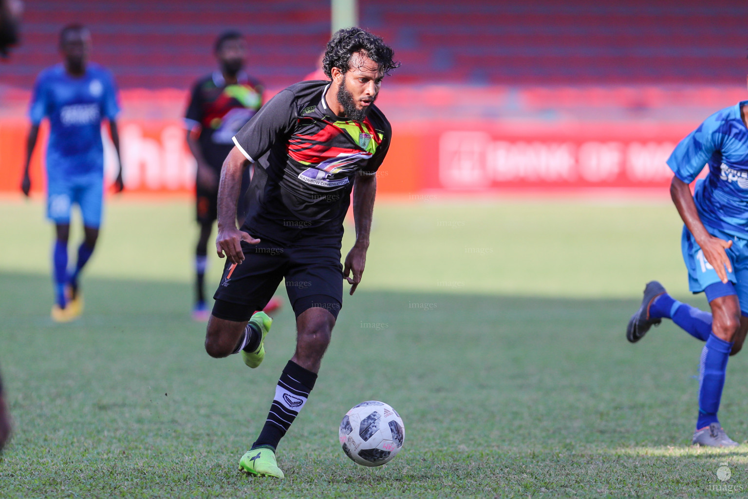 Eagles vs Nilandhoo in Dhiraagu Dhivehi Premier League 2018 in Male, Maldives, Wednesday day, October 17, 2018. (Images.mv Photo/Suadh Abdul Sattar)