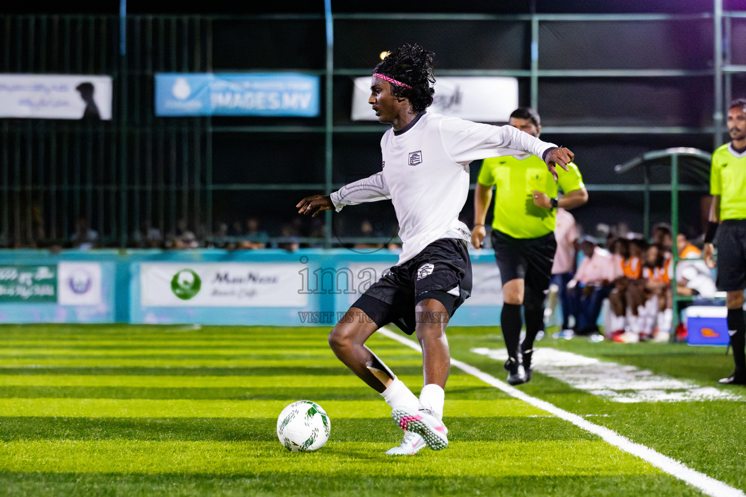 Dee Cee Jay SC vs Comienzo FC in Day 2 of Laamehi Dhiggaru Ekuveri Futsal Challenge 2025 was held on Friday, 25th July 2025, at Dhiggaru Futsal Ground, Dhiggaru, Maldives Photos: Areef Adam / images.mv