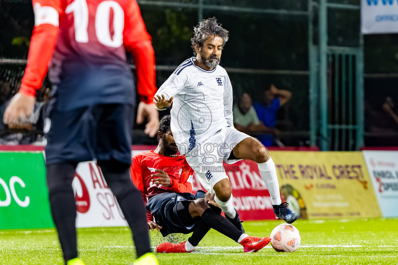 Club Binara vs FRC in Quater Finals of Club Maldives Cup Classic 2025 was held in Rehendi Futsal Ground, Hulhumale', Maldives on Saturday, 27th September 2025. Photos: Nausham Waheed / images.mv