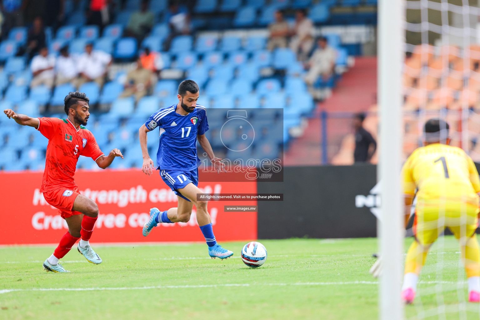 Kuwait vs Bangladesh in the Semi-final of SAFF Championship 2023 held in Sree Kanteerava Stadium, Bengaluru, India, on Saturday, 1st July 2023. Photos: Nausham Waheed, Hassan Simah / images.mv