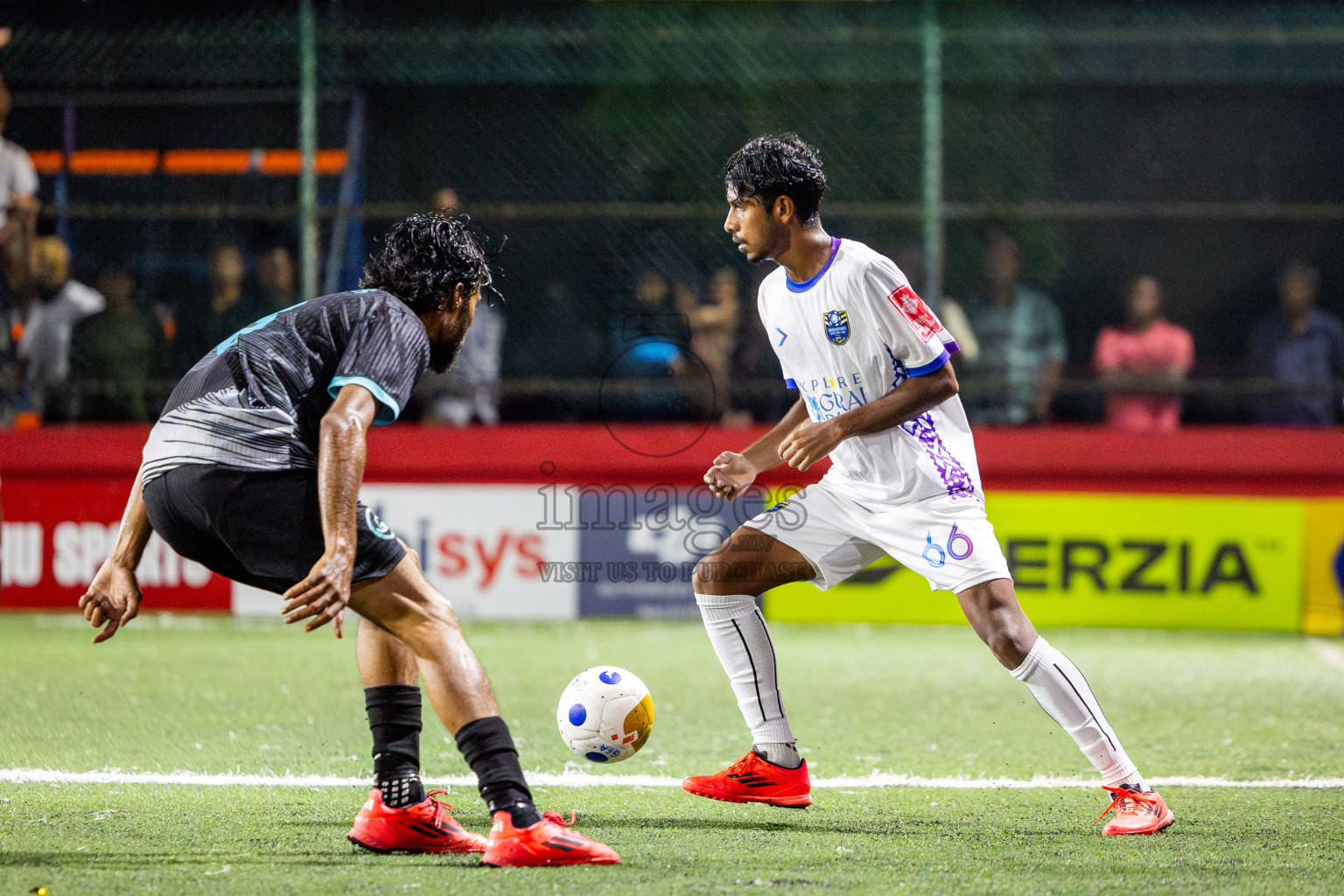 K Guraidhoo vs K Thulusdhoo on Day 18 of Golden Futsal Challenge 2025 was held on Thursday, 23rd January 2025, in Hulhumale', Maldives. Photos: Nausham Waheed / images.mv