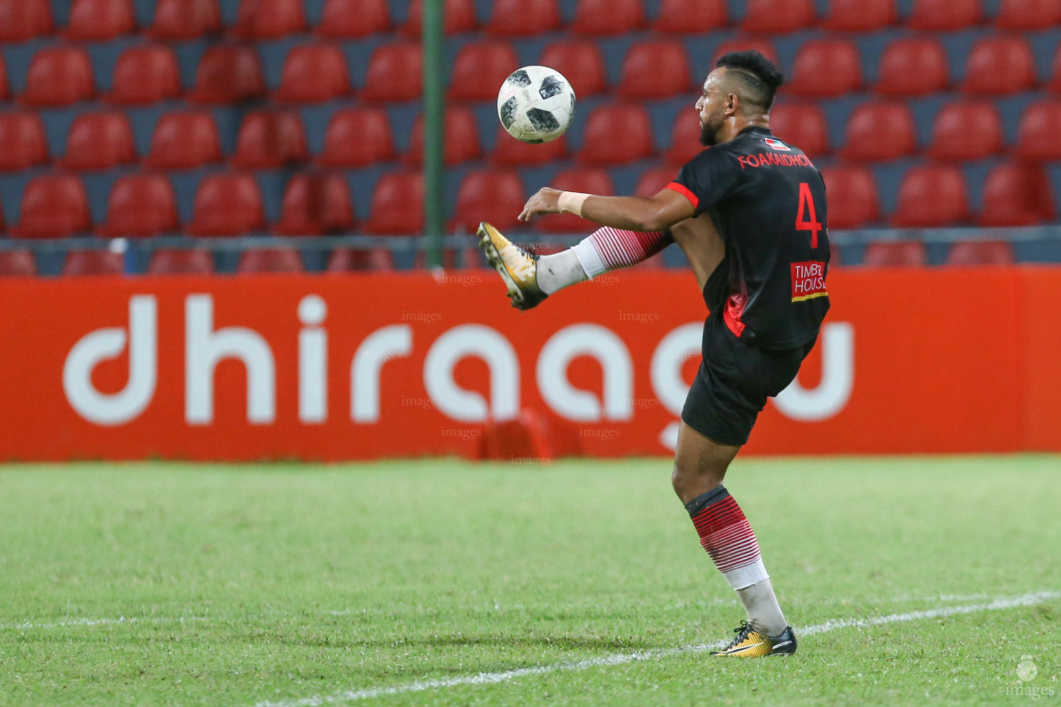 Dhiraagu Dhivehi Premier League 2018Fehendhoo vs Foakaidhoo, Male' Maldives, Thursday, September 27, 2018 (Images.mv Photo/Suadh Abdul Sattar)