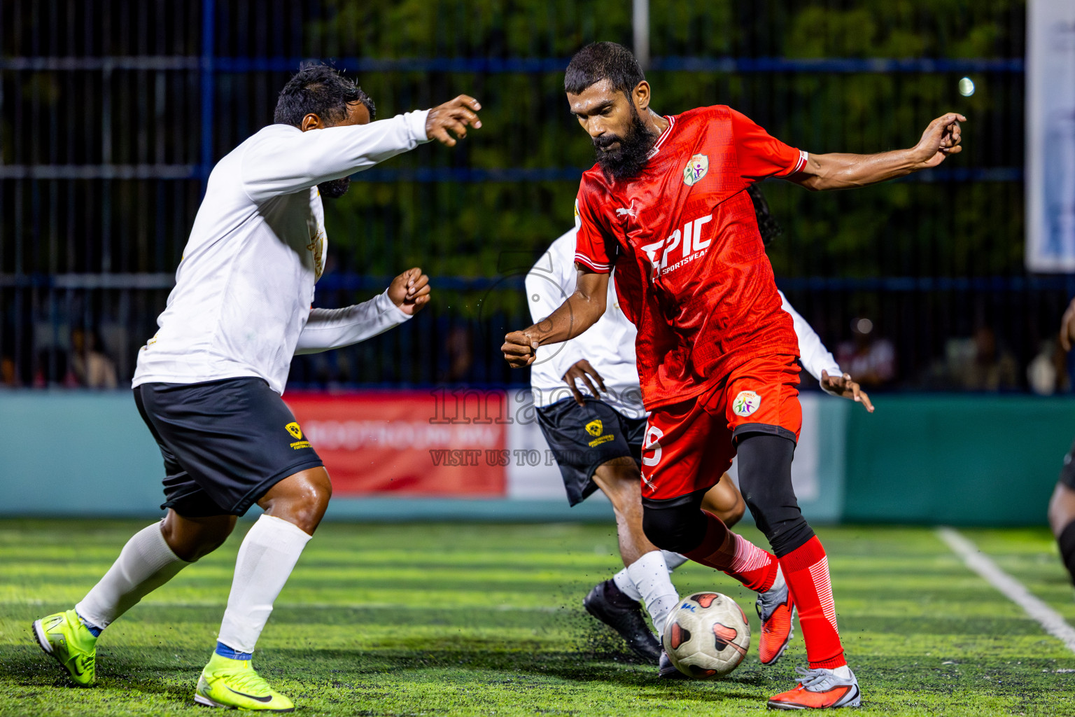 Kudarikilu vs Dharavandhoo in Day 4 of Better in Baa Futsal Fiesta 2025 Men's division held in B. Eydhafushi, Maldives on Saturday, 8th November 2025. Photos: Nausham Waheed / images.mv