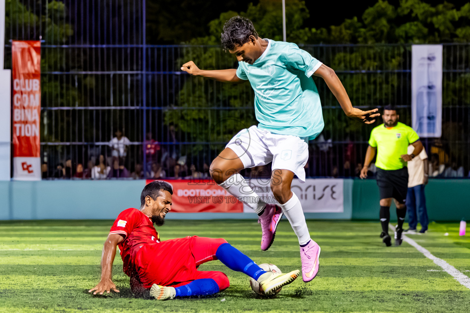 Dhonfan vs Eydhafushi in Day 4 of Better in Baa Futsal Fiesta 2025 Men's division held in B. Eydhafushi, Maldives on Saturday, 8th November 2025. Photos: Nausham Waheed / images.mv