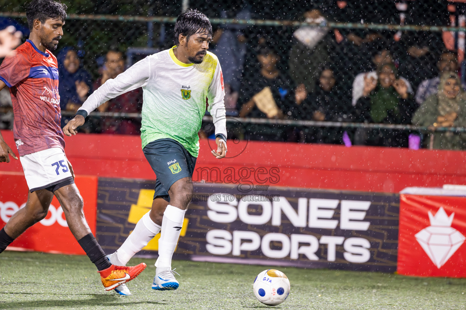 HDh Nellaidhoo vs HDh Vaikaradhoo in Day 9 of Golden Futsal Challenge 2025 was held on Monday, 13th January 2025, in Hulhumale', Maldives
Photos: Ismail Thoriq / images.mv