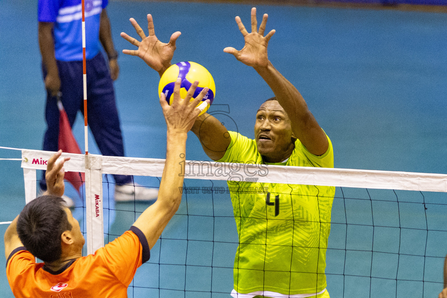 Final of Men's Division of Volleyball Association Cup 2023 held in Male', Maldives on Tuesday, 26th December 2023 at Social Center Indoor Hall Photos By: Nausham Waheed /images.mv