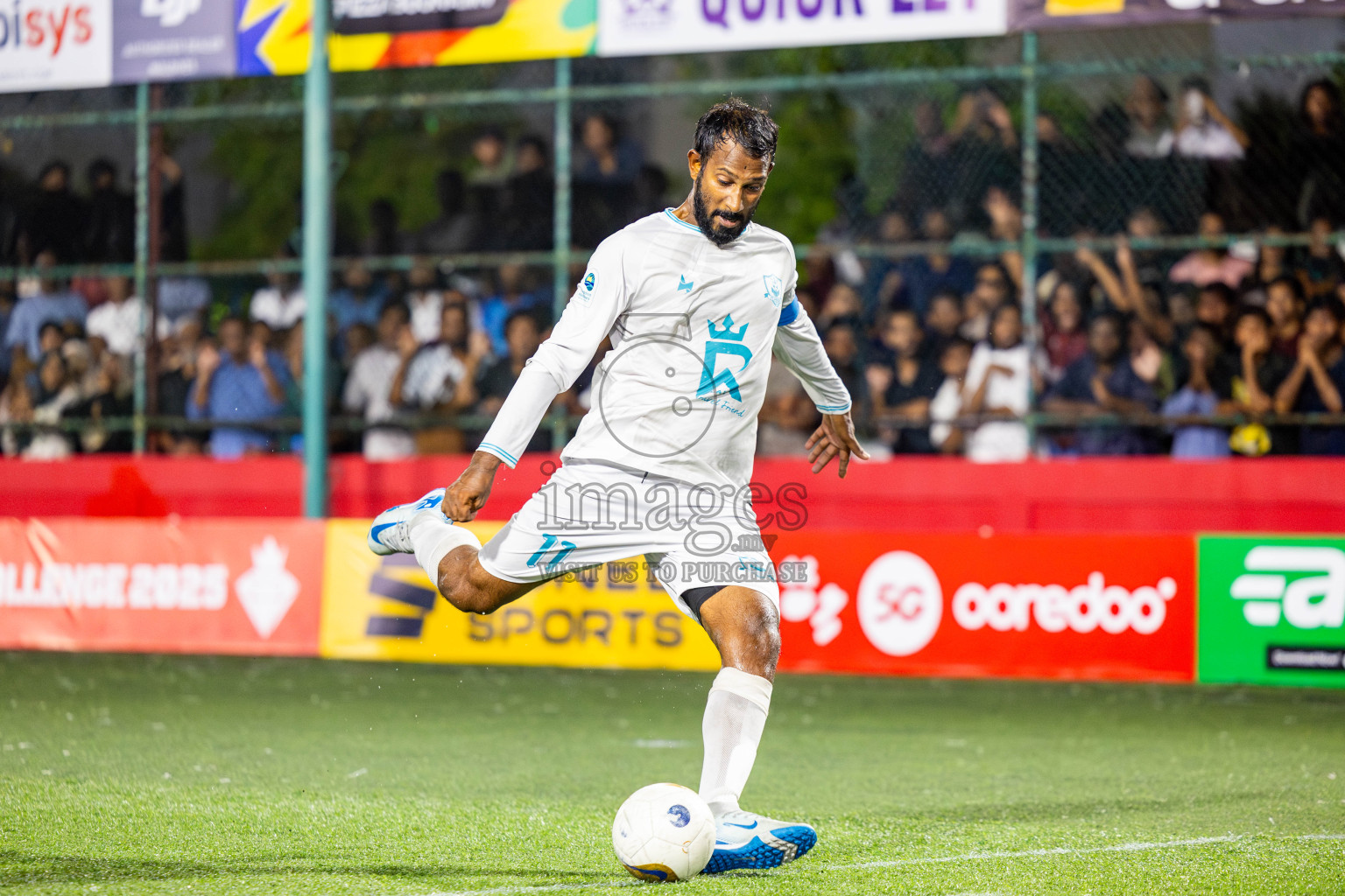 AA Bodufolhudhoo vs AA Thoddoo in Day 15 of Golden Futsal Challenge 2025 was held on Sunday, 19th January 2025, in Hulhumale', Maldives. Photos: Nausham Waheed / images.mv