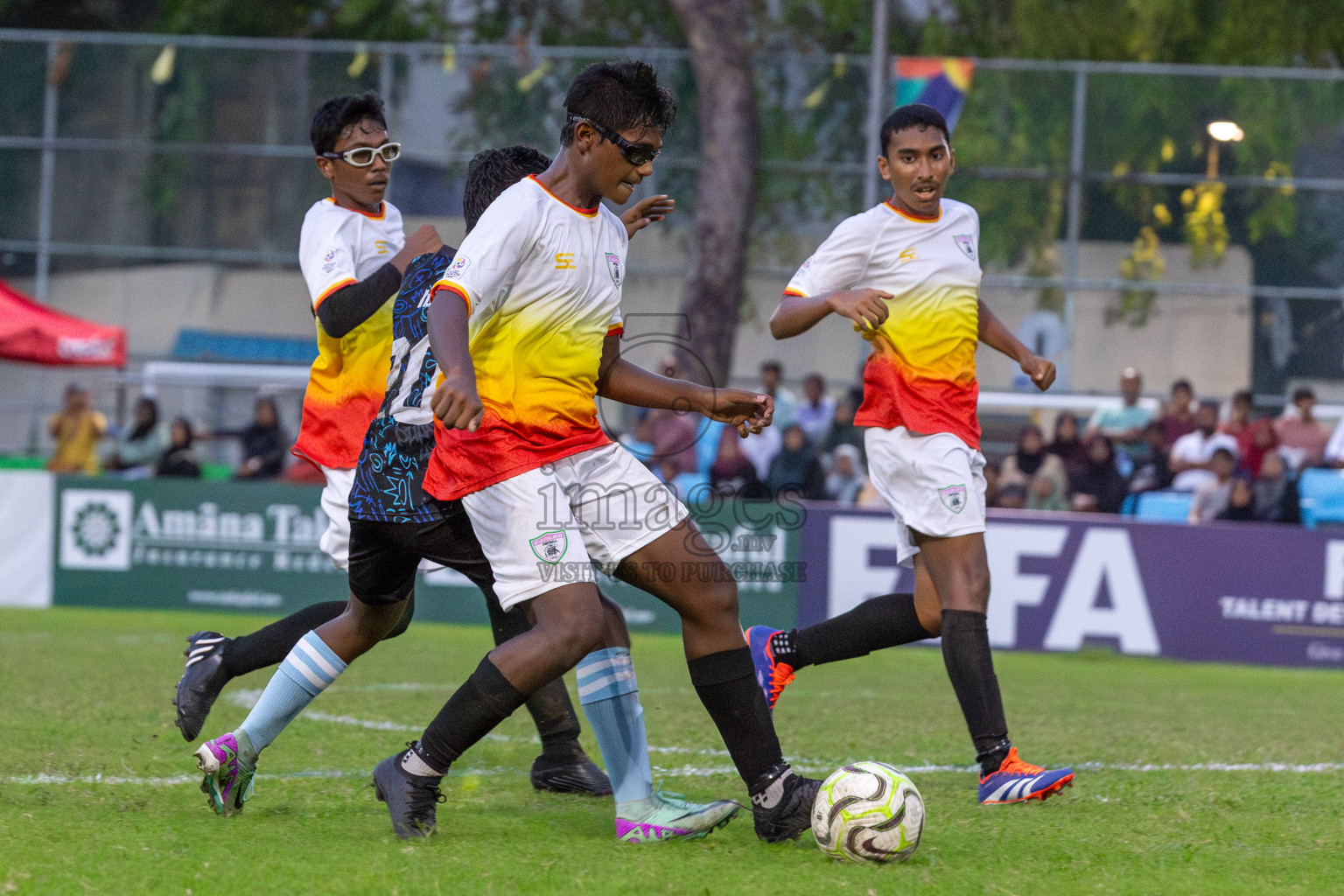 Club Eagles vs Super United Sports (U14) in Day 4 of Dhivehi Youth League 2024 held at Henveiru Stadium on Thursday, 28th November 2024. Photos: Shuu Abdul Sattar/ Images.mv