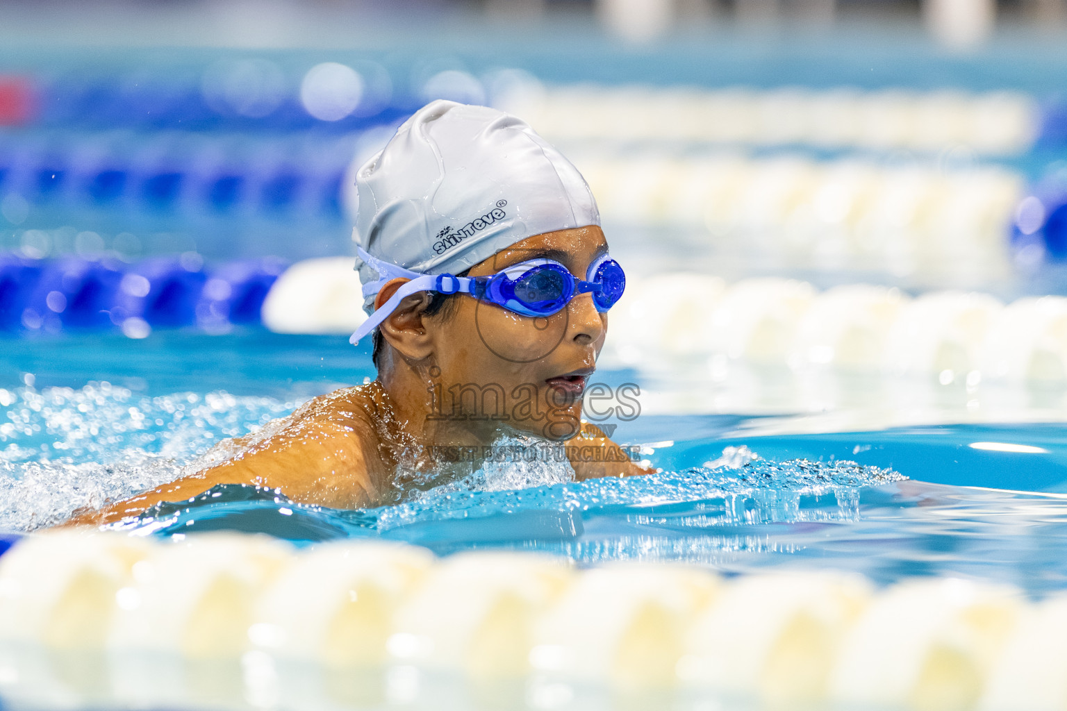 Day 4 of BML 6th National Kids Swimming Kids Festival 2025 held in Hulhumale', Maldives on Thursday, 6th November 2024. Photos: Hassan Simah / images.mv