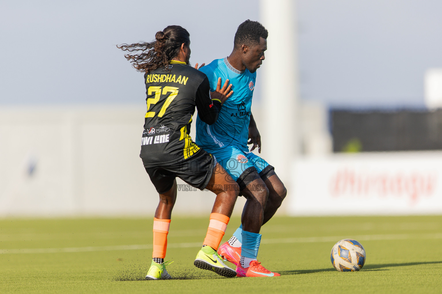 Irumathi FC VS Middle East in Day 5 of Eydhafushi Cup 2025 held in Eydhafushi Football Stadium at B. Eydhafushi, Maldives on Tuesday, 9th September 2025. Photos: Arif Rasheed / images.mv