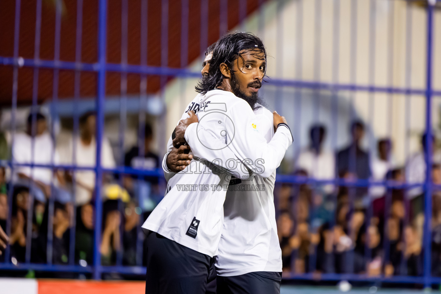 Fehendhoo vs Eydhafushi in Day 7 of Better in Baa Futsal Fiesta 2025 Men's division held in B. Eydhafushi, Maldives on Tuesday, 11th November 2025. Photos: Nausham Waheed / images.mv