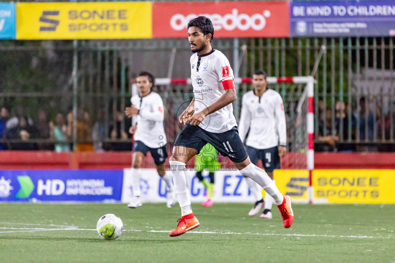 K Dhiffushi vs K Guraidhoo in Day 22 of Golden Futsal Challenge 2024 was held on Monday , 5th February 2024 in Hulhumale', Maldives Photos: Nausham Waheed / images.mv