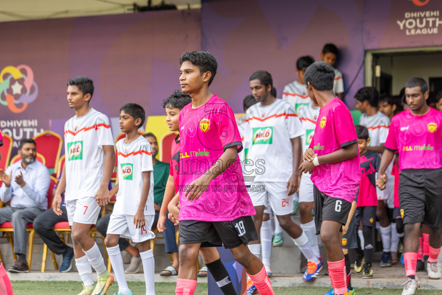 United Victory vs TC Sports Club in Day 7 of Dhivehi Youth League 2024 held at Henveiru Stadium on Sunday, 1st December 2024. Photos: Shuu Abdul Sattar, / Images.mv