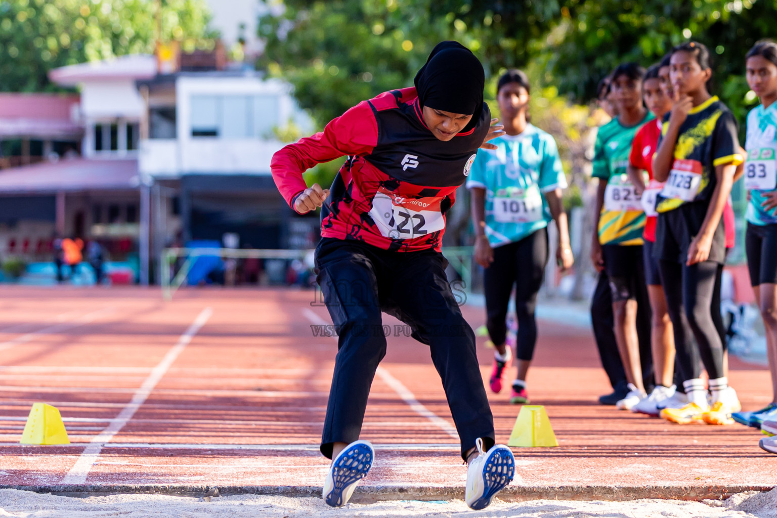 Day 2 of Inter-school Athletics Championship 2025 held in Ekuveni Synthetic Track, Male', Maldives on Tuesday, 07th October 2025. Photos by: Nausham Waheed / Images.mv