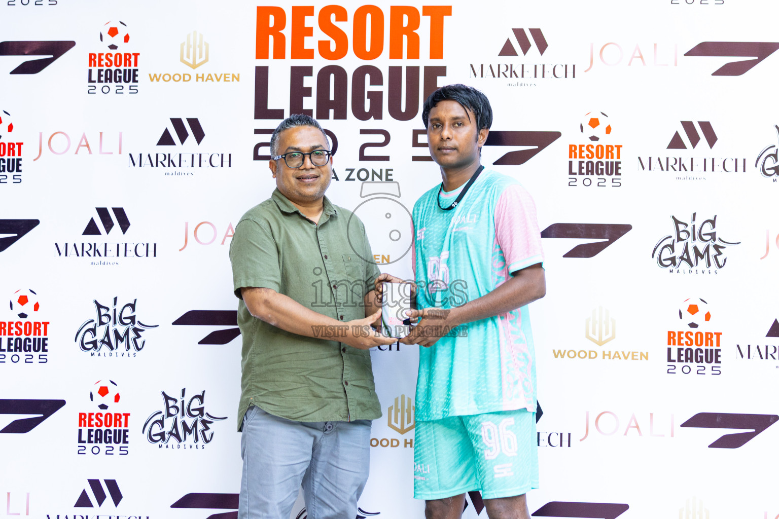 Resort League 2025 Raa Zone - Day 1
Joali vs Kothaifaru in Resort League 2025 (Raa Zone) was held on Friday, 15th august 2025 in JOALI Maldives Resort, Raa Atoll, Maldives. Photos: Areef Adam / images.mv