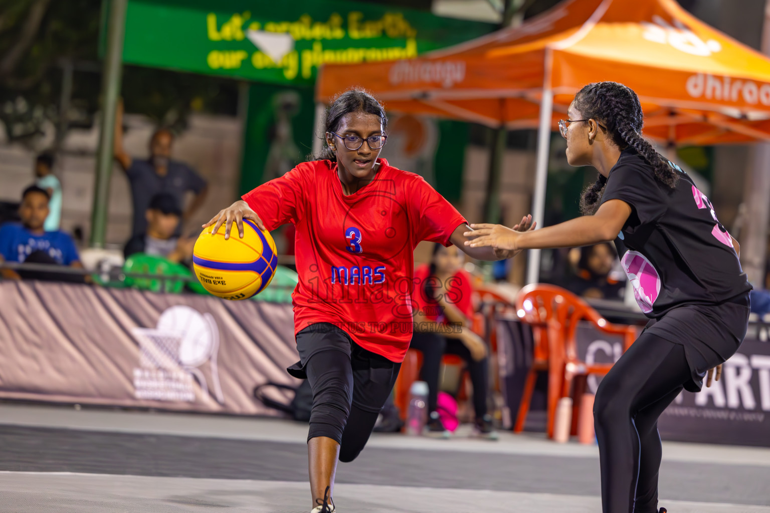 Day 2 of MILO Ramadan 3x3 Challenge 2024 was held in Ekuveni Outdoor Basketball Court at Male', Maldives on Wednesday, 13th March 2024.
Photos: Ismail Thoriq / images.mv